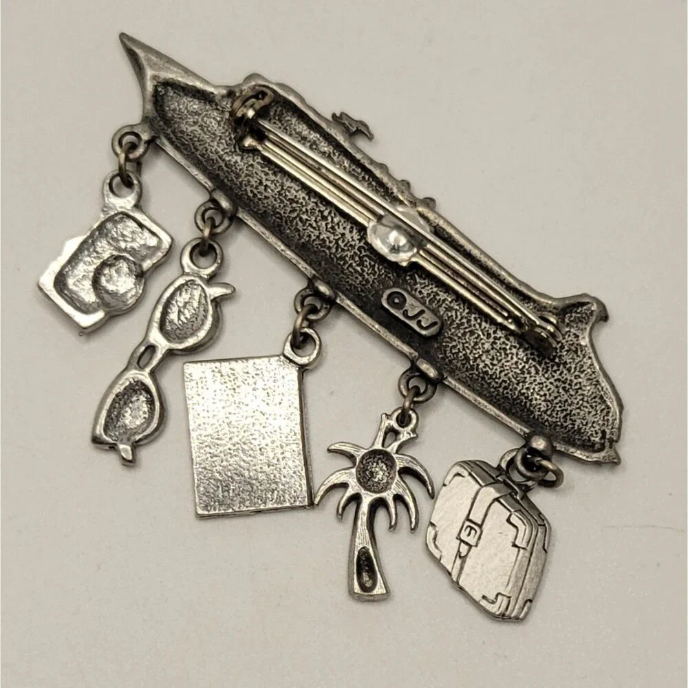 ▪︎JJ Brooch